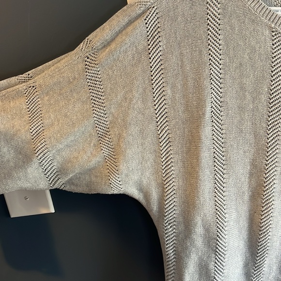 Grey sweater - excellent used condition - Picture 3 of 6